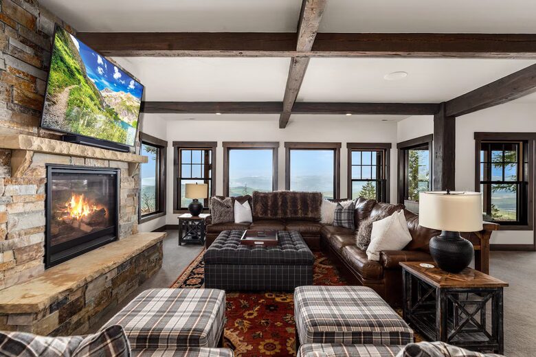 Luxury Ski-In Retreat Overlooking Whitefish Lake - Whitefish, Montana