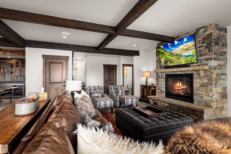 Luxury Ski-In Retreat Overlooking Whitefish Lake - Whitefish, Montana