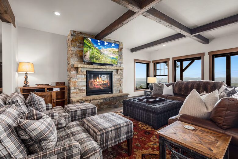 Luxury Ski-In Retreat Overlooking Whitefish Lake - Whitefish, Montana