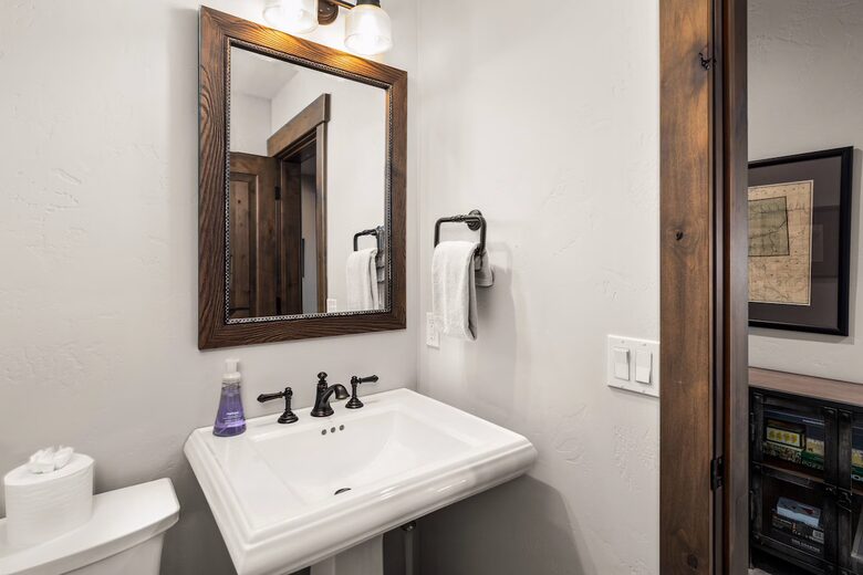 Luxury Ski-In Retreat Overlooking Whitefish Lake - Whitefish, Montana