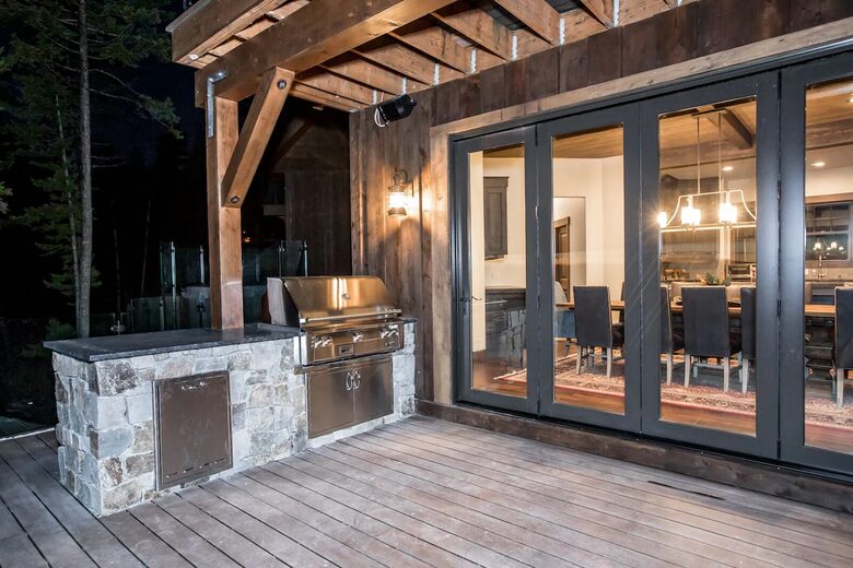 Luxury Ski-In Retreat Overlooking Whitefish Lake - Whitefish, Montana