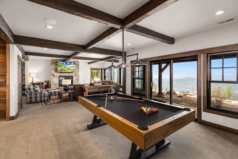 Luxury Ski-In Retreat Overlooking Whitefish Lake - Whitefish, Montana