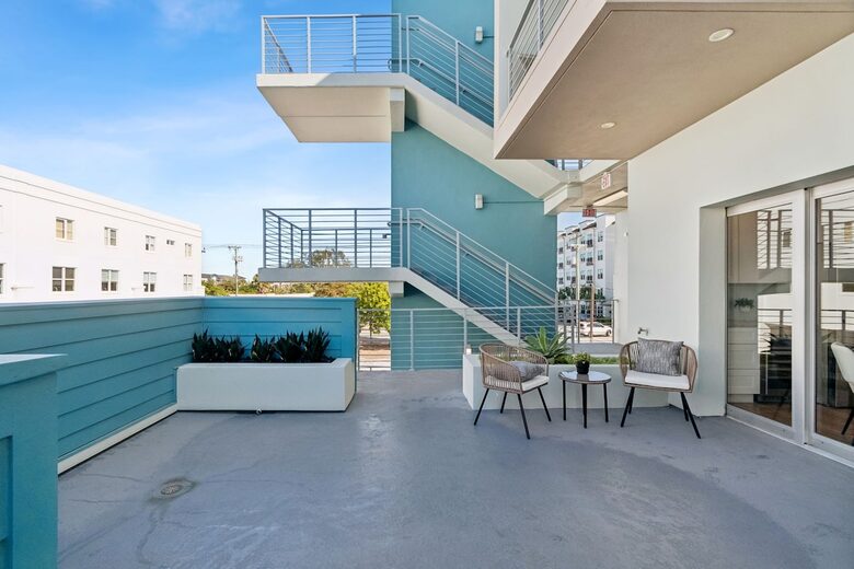 Three-Level Escape with Rooftop & Loft in Sarasota's Rosemary District - Sarasota, Florida