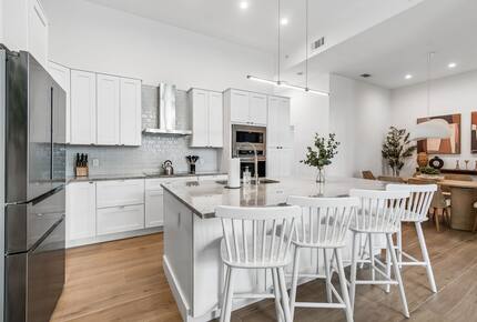 Stylish Sarasota Retreat in Rosemary District - Sarasota, Florida