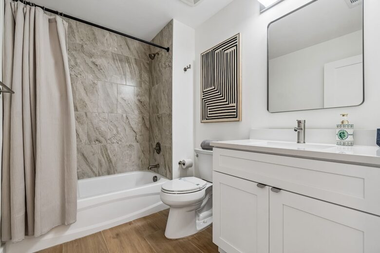 Stylish Sarasota Retreat in Rosemary District - Sarasota, Florida