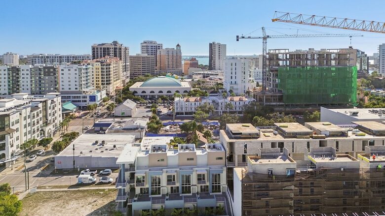 Stylish Sarasota Retreat in Rosemary District - Sarasota, Florida
