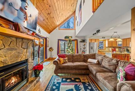 Blue Ridge Cabin with Panoramic Views & Wraparound Decks - Maggie Valley, North Carolina