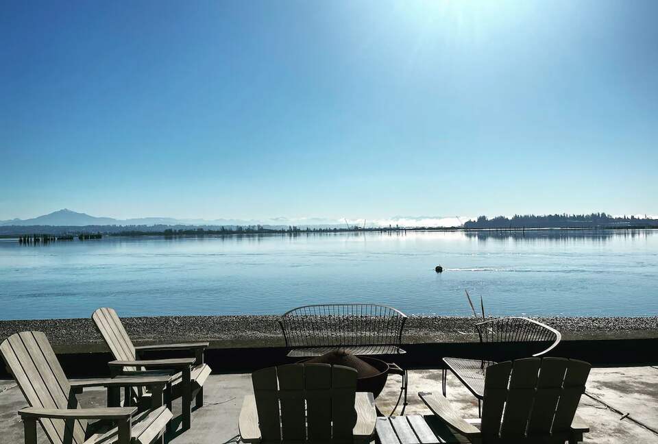 Coastal Tulalip Escape with Panoramic Water Views - Tulalip, Washington