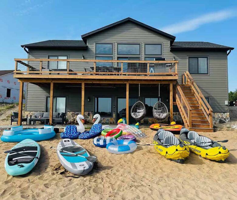Wisconsin Lake House with Beach & Game Room - New Lisbon, Wisconsin