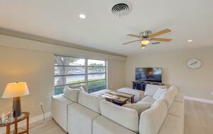 Sunny Canal Oasis Near Fishermen’s Village - Punta Gorda, Florida