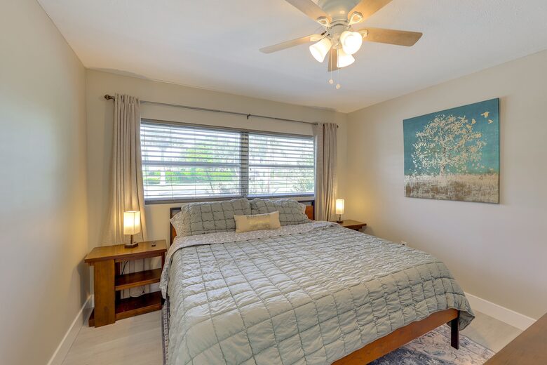 Sunny Canal Oasis Near Fishermen’s Village - Punta Gorda, Florida