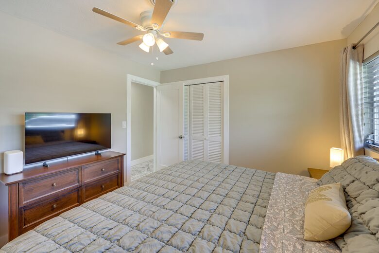 Sunny Canal Oasis Near Fishermen’s Village - Punta Gorda, Florida