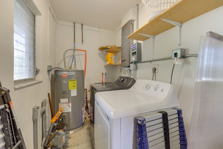 Sunny Canal Oasis Near Fishermen’s Village - Punta Gorda, Florida