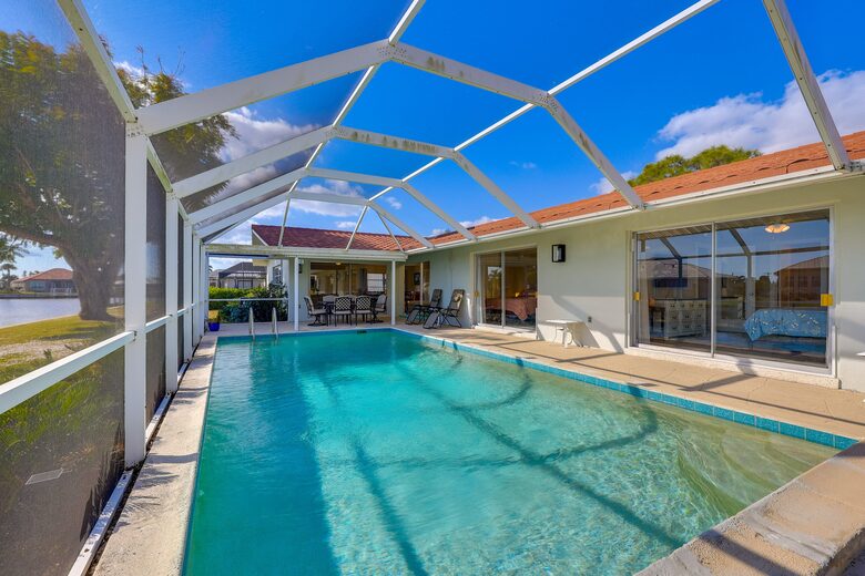 Sunny Canal Oasis Near Fishermen’s Village - Punta Gorda, Florida