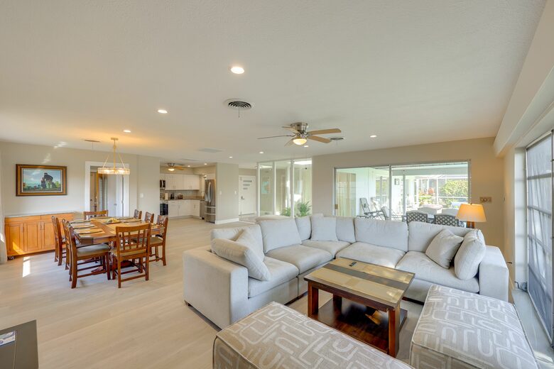 Sunny Canal Oasis Near Fishermen’s Village - Punta Gorda, Florida