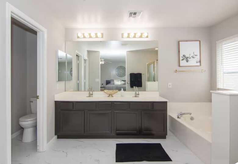 Spacious Scottsdale Escape Near Papago Park - Scottsdale, Arizona