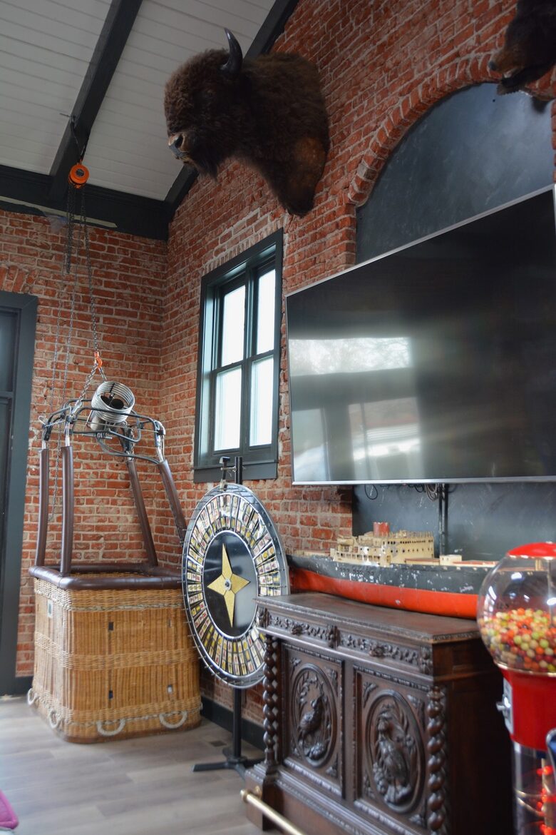 Eclectic Group Getaway in a Reimagined 1911 Landmark - Denver, Colorado