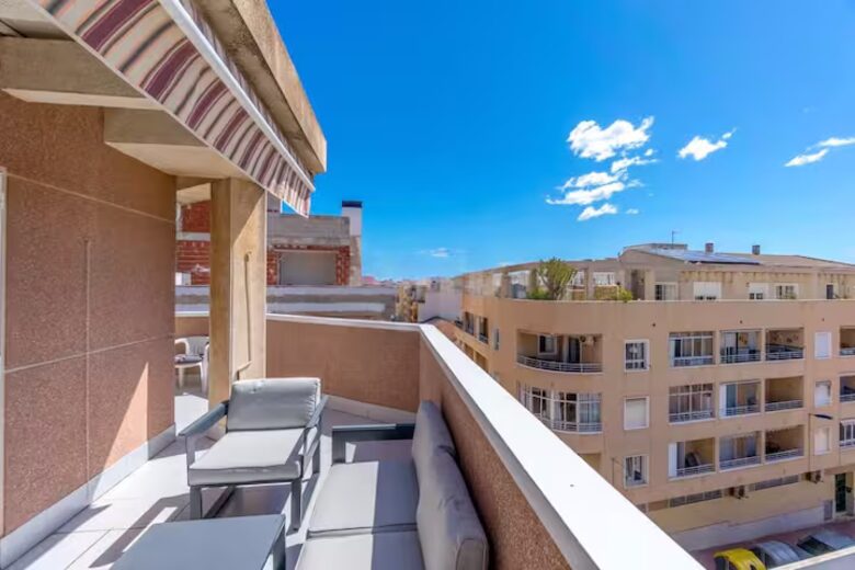 Two-Bedroom Penthouse in Torrevieja - Torrevieja, Spain