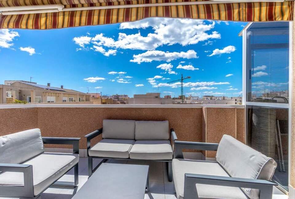 Two-Bedroom Penthouse in Torrevieja - Torrevieja, Spain