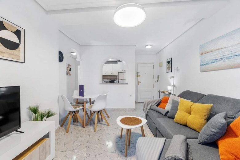 Two-Bedroom Penthouse in Torrevieja - Torrevieja, Spain