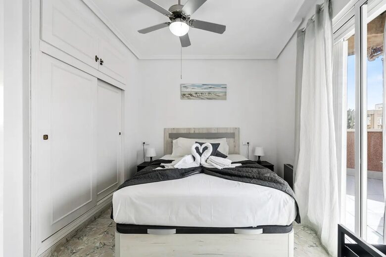 Two-Bedroom Penthouse in Torrevieja - Torrevieja, Spain