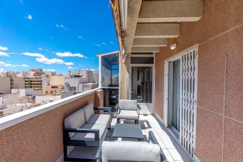 Two-Bedroom Penthouse in Torrevieja - Torrevieja, Spain