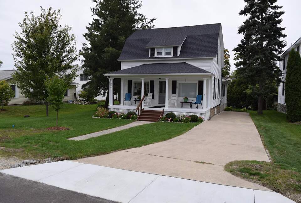 Spacious Elk Rapids Home Near Lake Michigan - Elk Rapids, Michigan