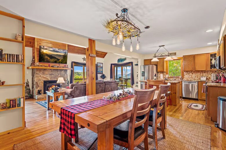Blue Ridge Cabin with Panoramic Views & Wraparound Decks - Maggie Valley, North Carolina