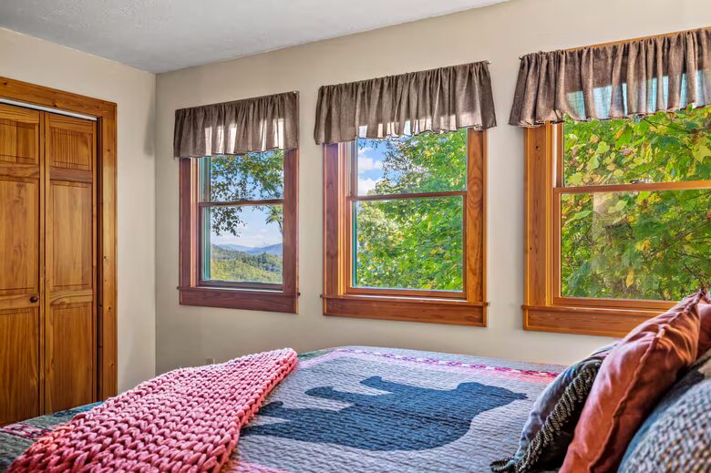 Blue Ridge Cabin with Panoramic Views & Wraparound Decks - Maggie Valley, North Carolina