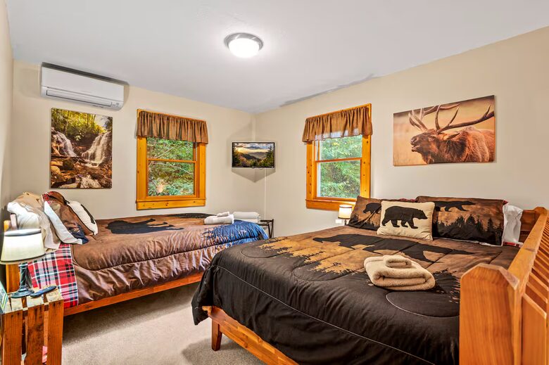 Blue Ridge Cabin with Panoramic Views & Wraparound Decks - Maggie Valley, North Carolina