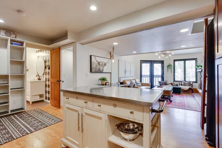 Copper Mountain Escape with Balcony & Ski Access - Frisco, Colorado