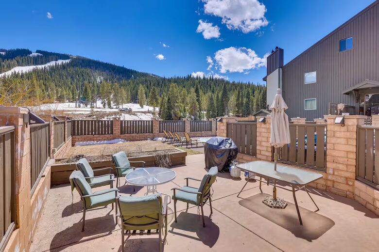 Copper Mountain Escape with Balcony & Ski Access - Frisco, Colorado