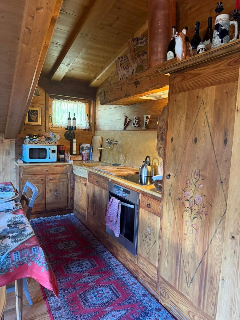 A Tasteful Alpine Apartment near Cortina d'Ampezzo - San Vito di Cadore, Italy