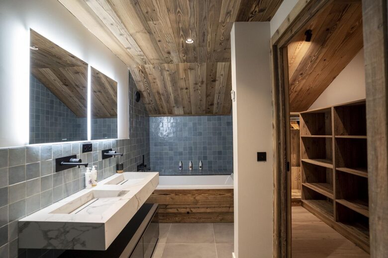 Méribel Penthouse Chalet with Panoramic Views - Les Allues, France