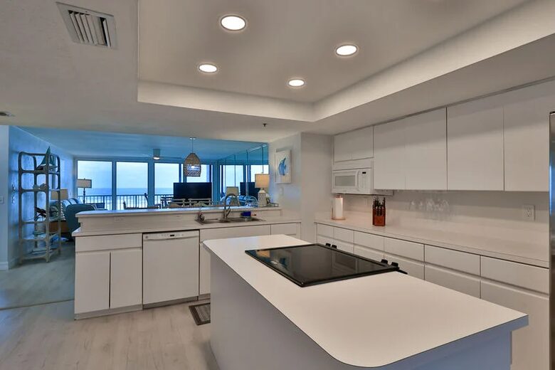 New Smyrna Beach Getaway With Panoramic Ocean Views - New Smyrna Beach, Florida