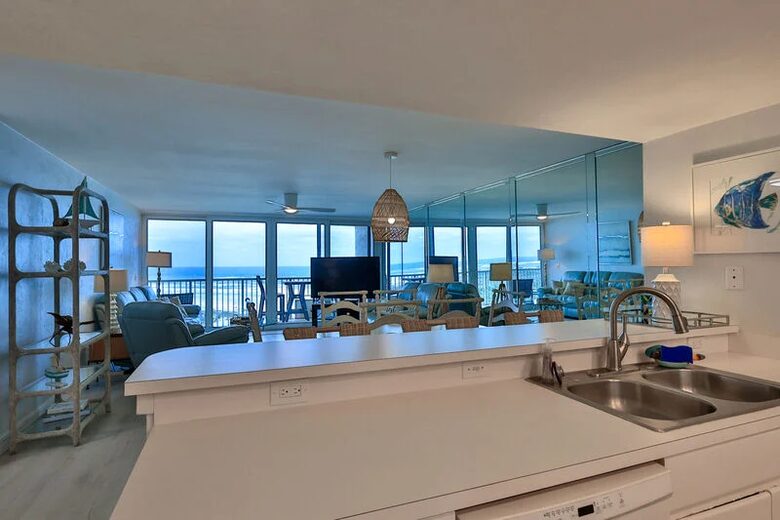 New Smyrna Beach Getaway With Panoramic Ocean Views - New Smyrna Beach, Florida