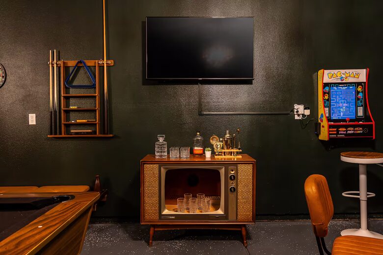 Luxury Desert Getaway with Hidden Speakeasy - Indio, California