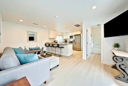 Sunset Beach Oasis Steps from the Sand - Sunset Beach, California