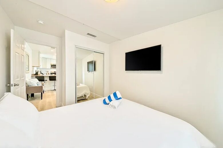 Sunset Beach Oasis Steps from the Sand - Sunset Beach, California