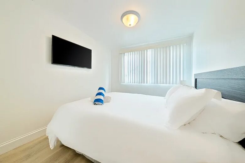 Sunset Beach Oasis Steps from the Sand - Sunset Beach, California