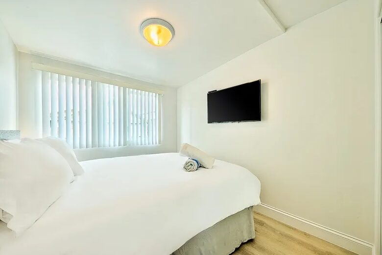 Sunset Beach Oasis Steps from the Sand - Sunset Beach, California