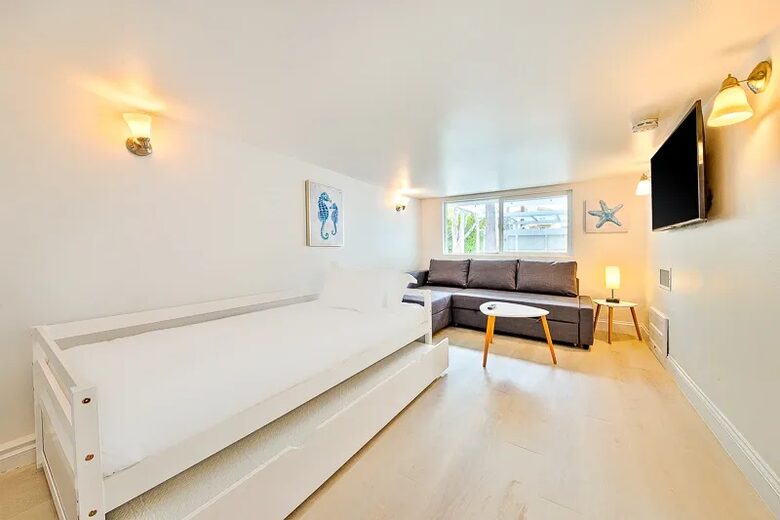 Sunset Beach Oasis Steps from the Sand - Sunset Beach, California