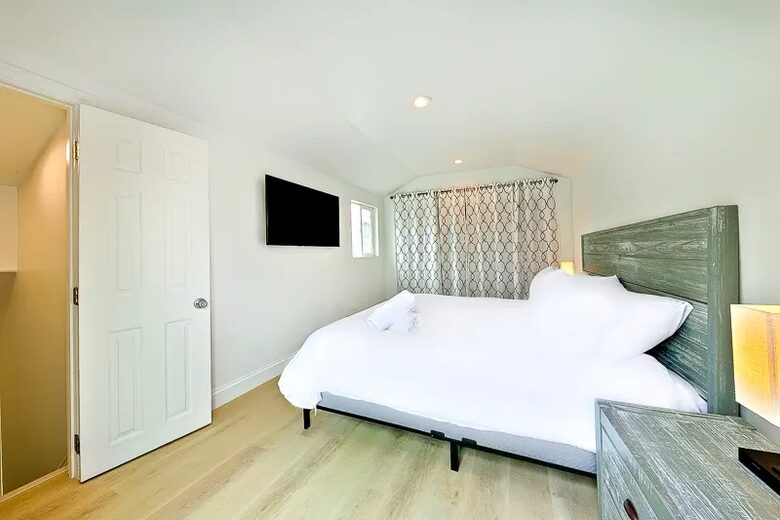 Sunset Beach Oasis Steps from the Sand - Sunset Beach, California