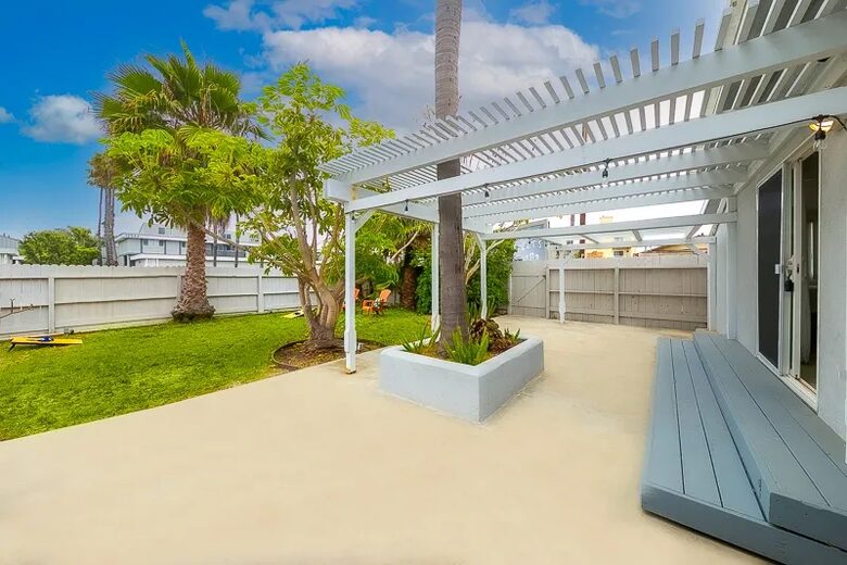 Sunset Beach Oasis Steps from the Sand - Sunset Beach, California