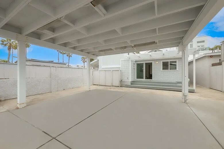 Sunset Beach Oasis Steps from the Sand - Sunset Beach, California