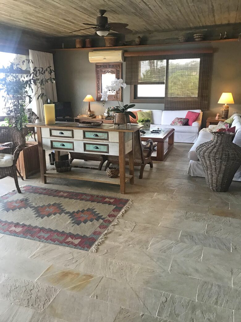 Oceanfront Apartment in Bombinhas - Bombinhas, Brazil