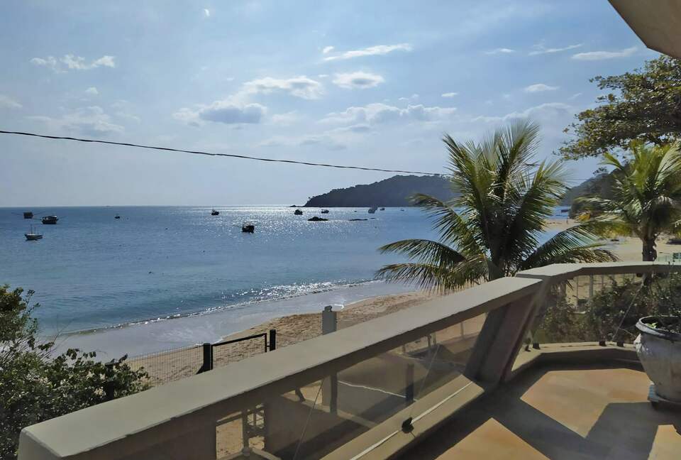 Oceanfront Apartment in Bombinhas - Bombinhas, Brazil