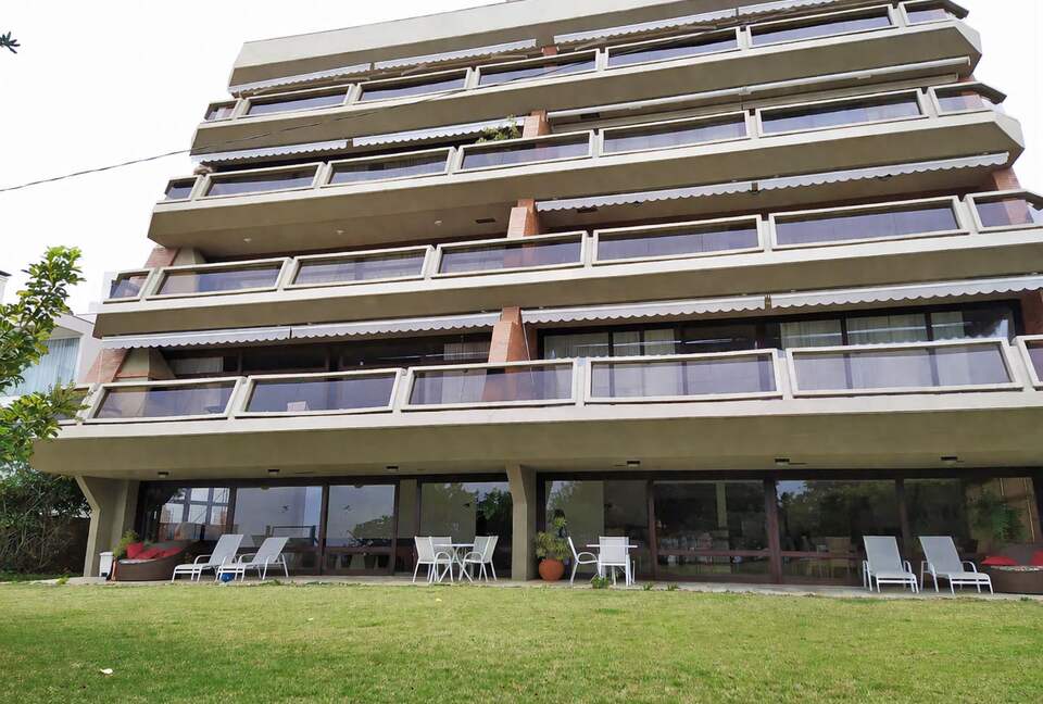 Oceanfront  Apartment in Bombinhas - Bombinhas, Brazil