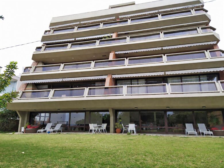 Oceanfront Apartment in Bombinhas - Bombinhas, Brazil