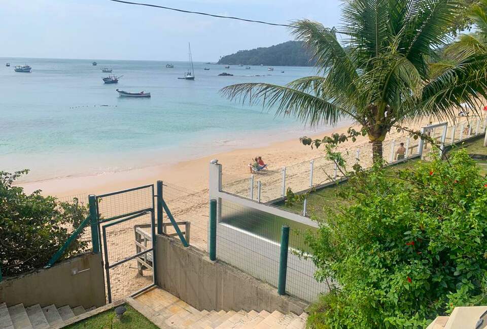 Oceanfront  Apartment in Bombinhas - Bombinhas, Brazil